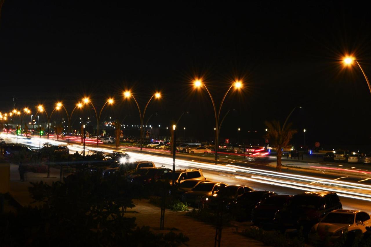 Al Corniche Hotel 샤르자 외부 사진
