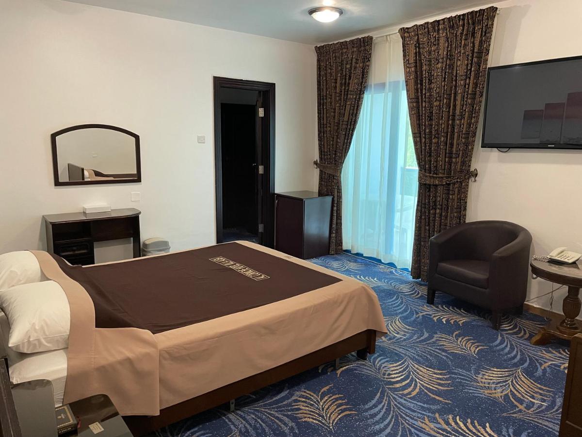 Al Corniche Hotel 샤르자 외부 사진