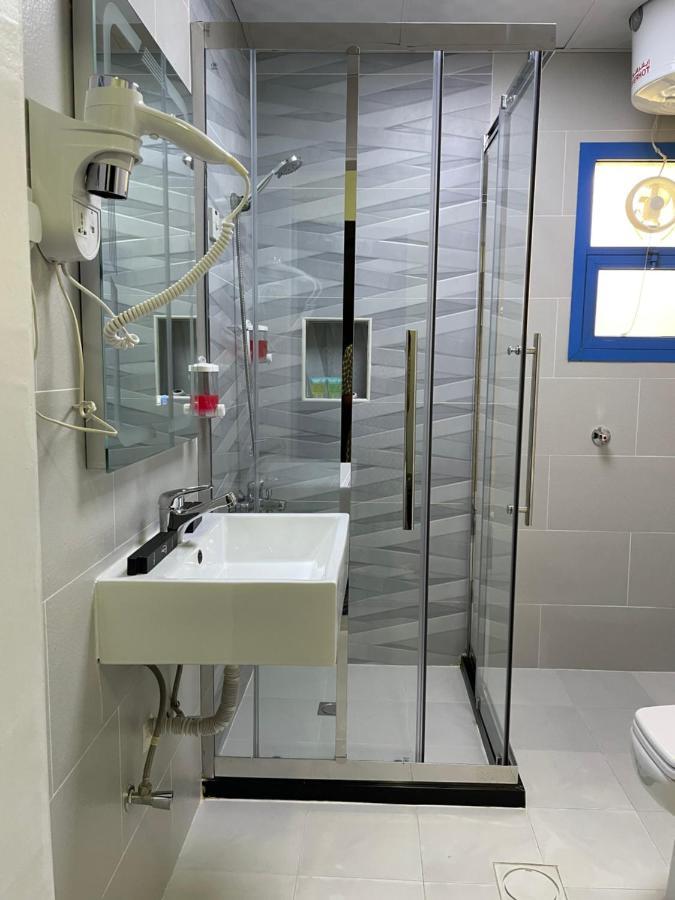 Al Corniche Hotel 샤르자 외부 사진
