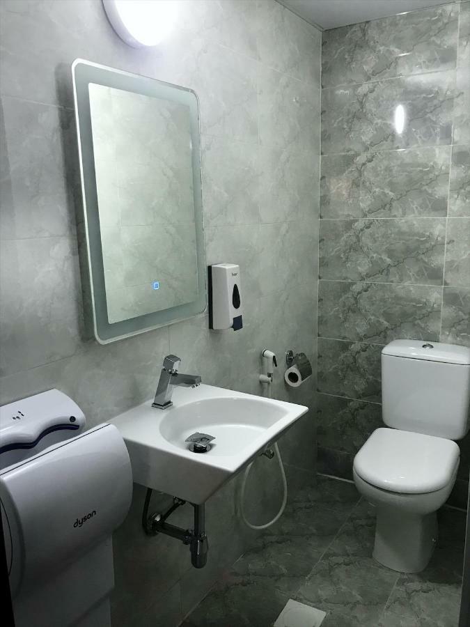Al Corniche Hotel 샤르자 외부 사진