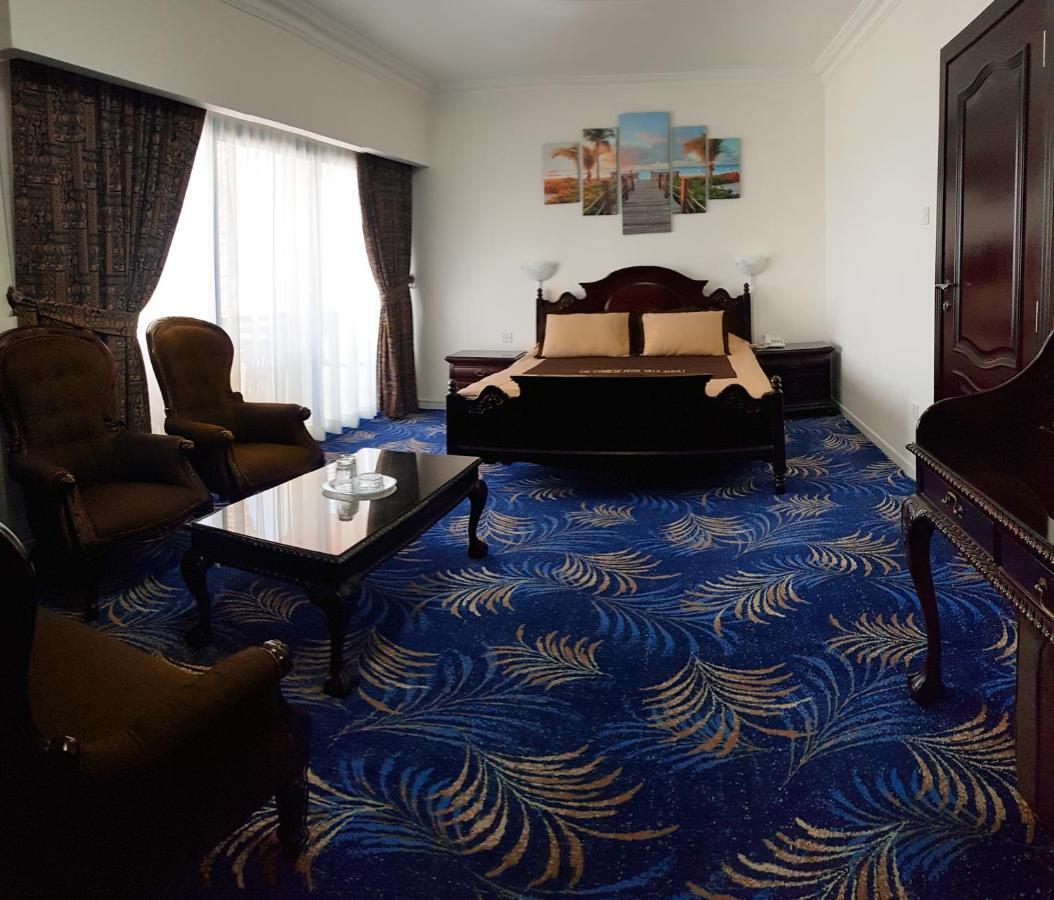 Al Corniche Hotel 샤르자 외부 사진