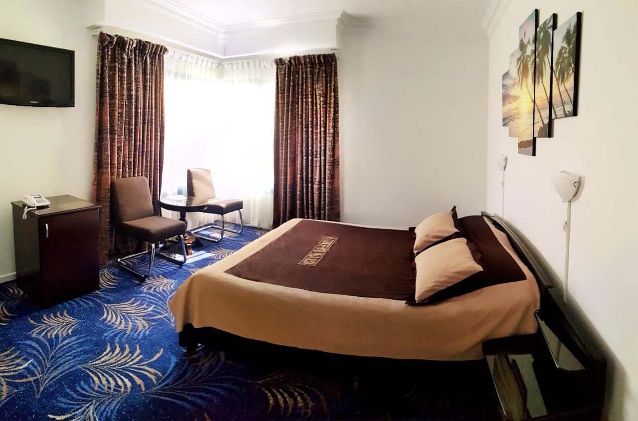 Al Corniche Hotel 샤르자 외부 사진